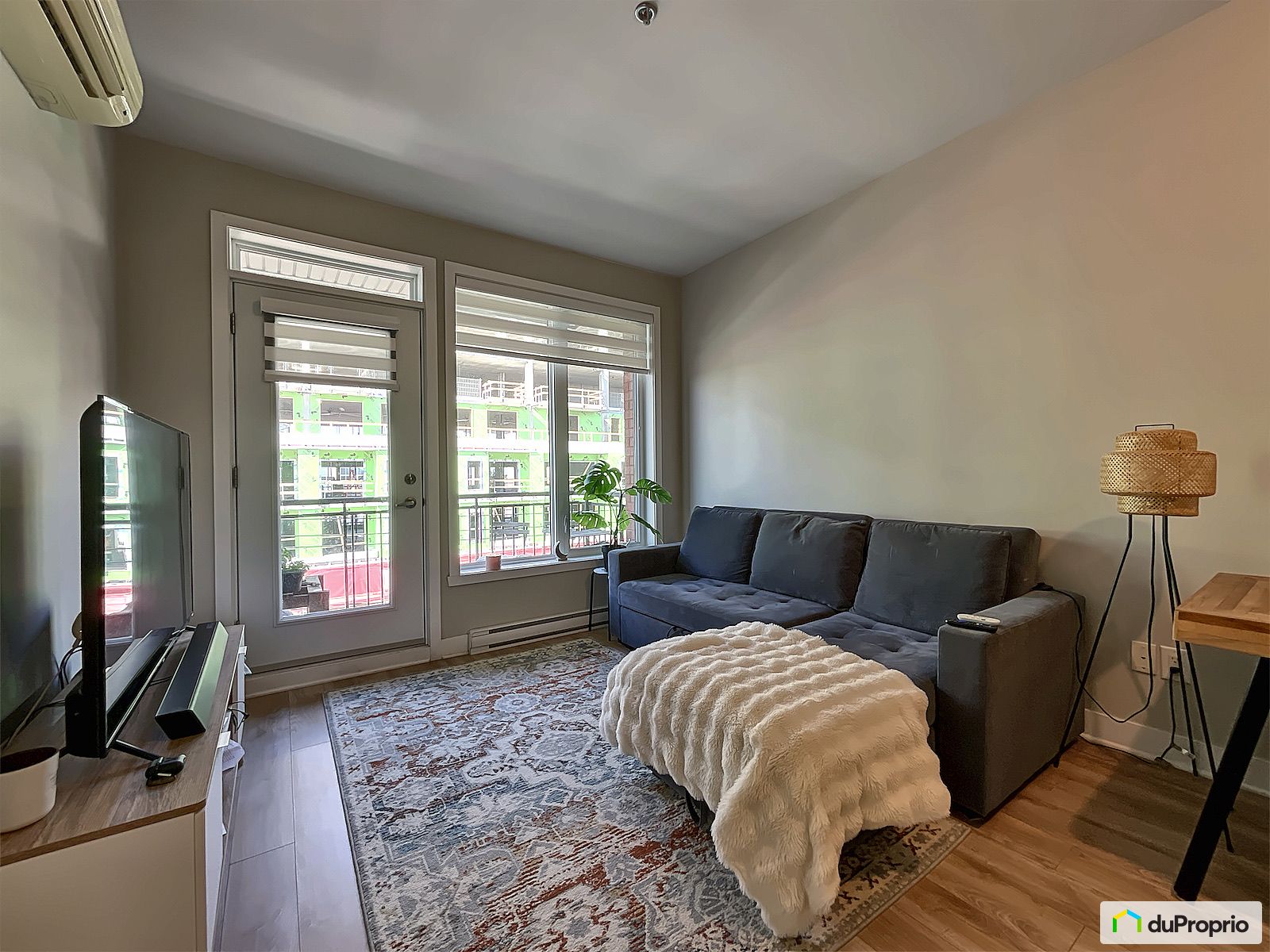 301 2335 Avenue Bennett — photo 2