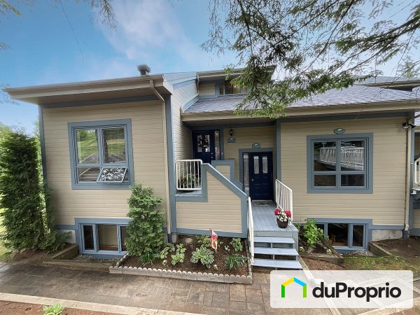 137-774, rue Principale, St-Sauveur à vendre
