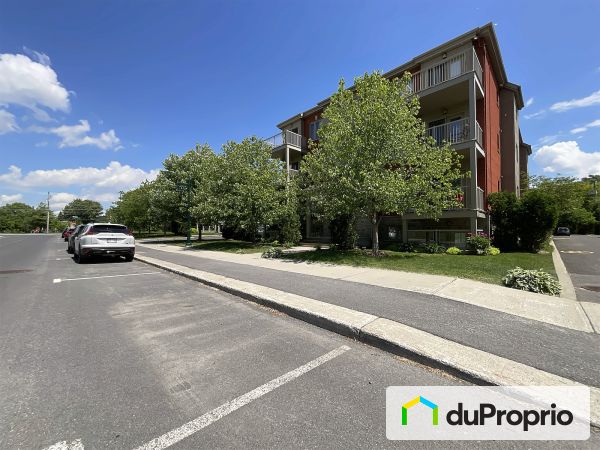 10-4035 rue Ouellette, Longueuil (St-Hubert) for sale