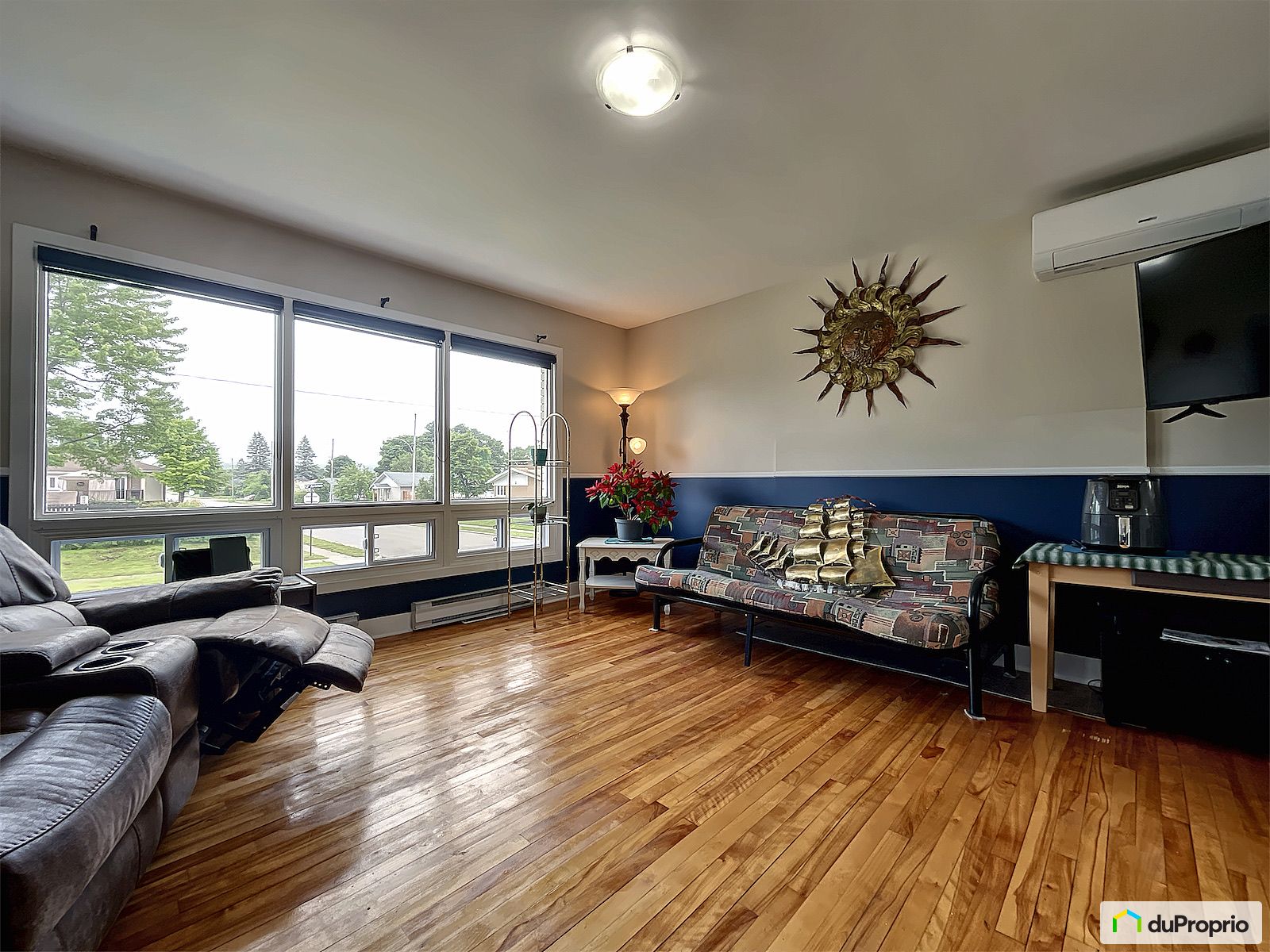 1390 13E Avenue — photo 2