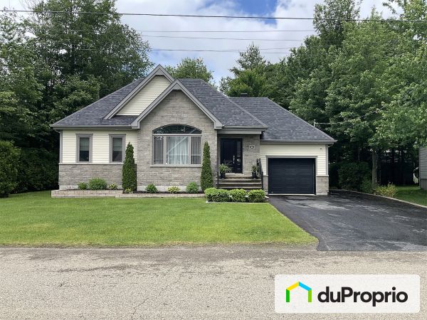 30, rue des Iris, Ste-Mélanie à vendre