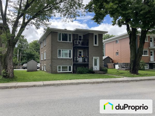 2825, rue du Général-Tremblay, Ste-Foy for sale