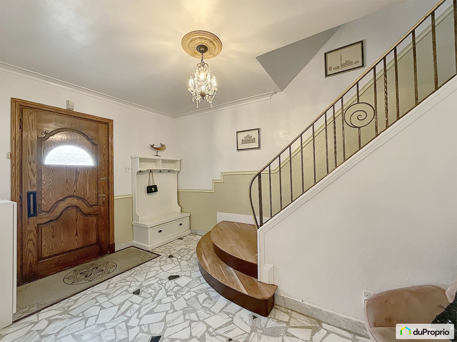575 Chemin Rockland — photo 2