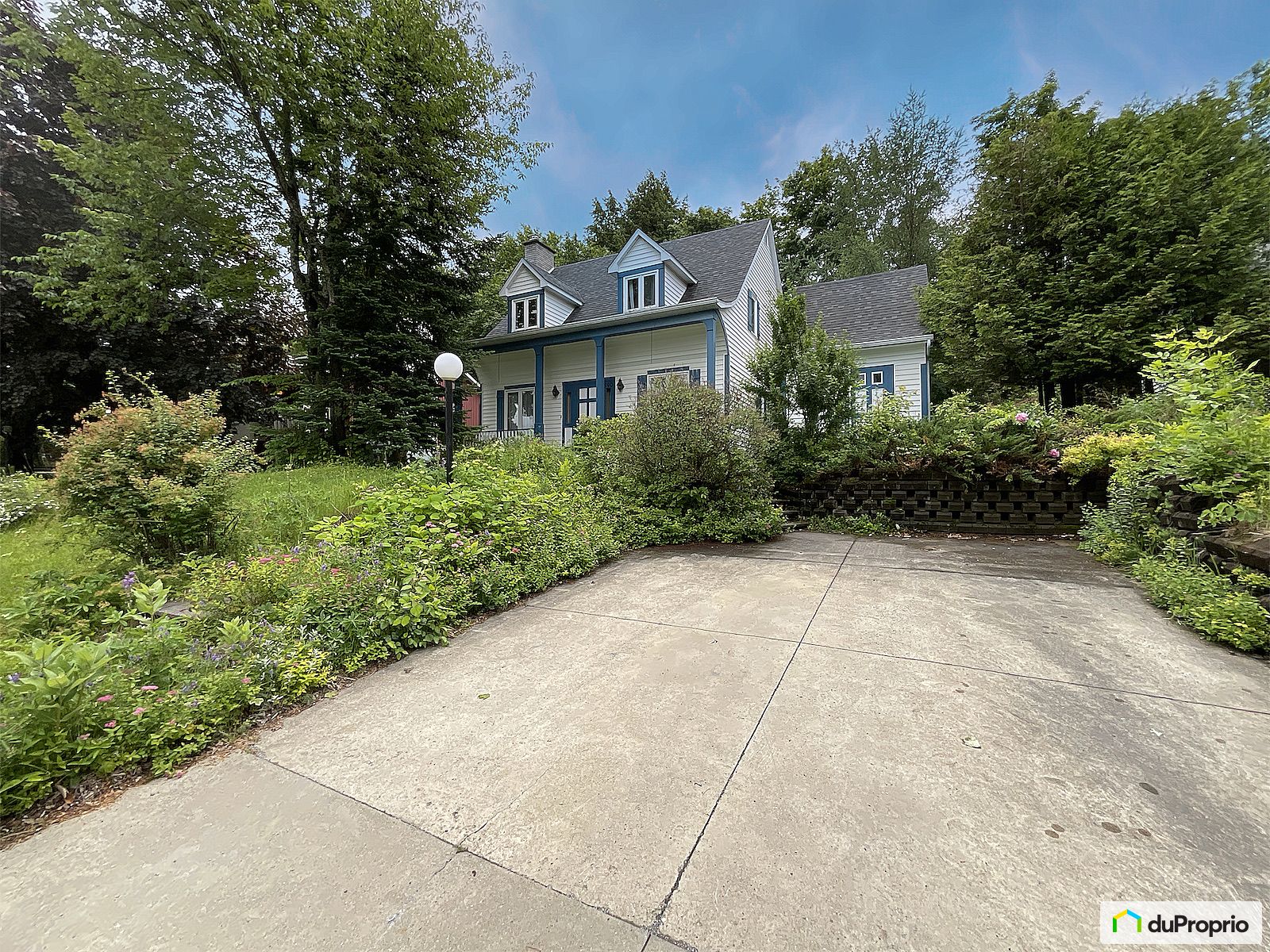 890 Rue Aline — photo 3
