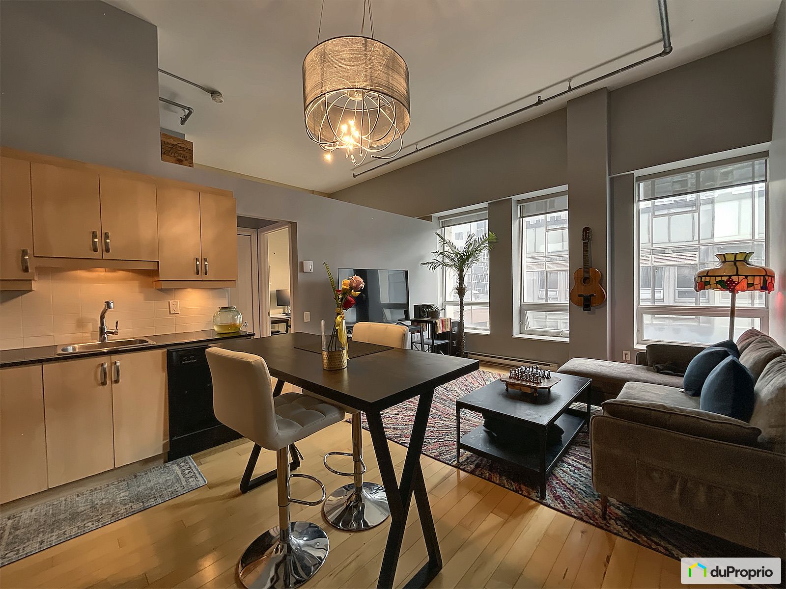 611 1200 Rue Saint Alexandre — photo 1