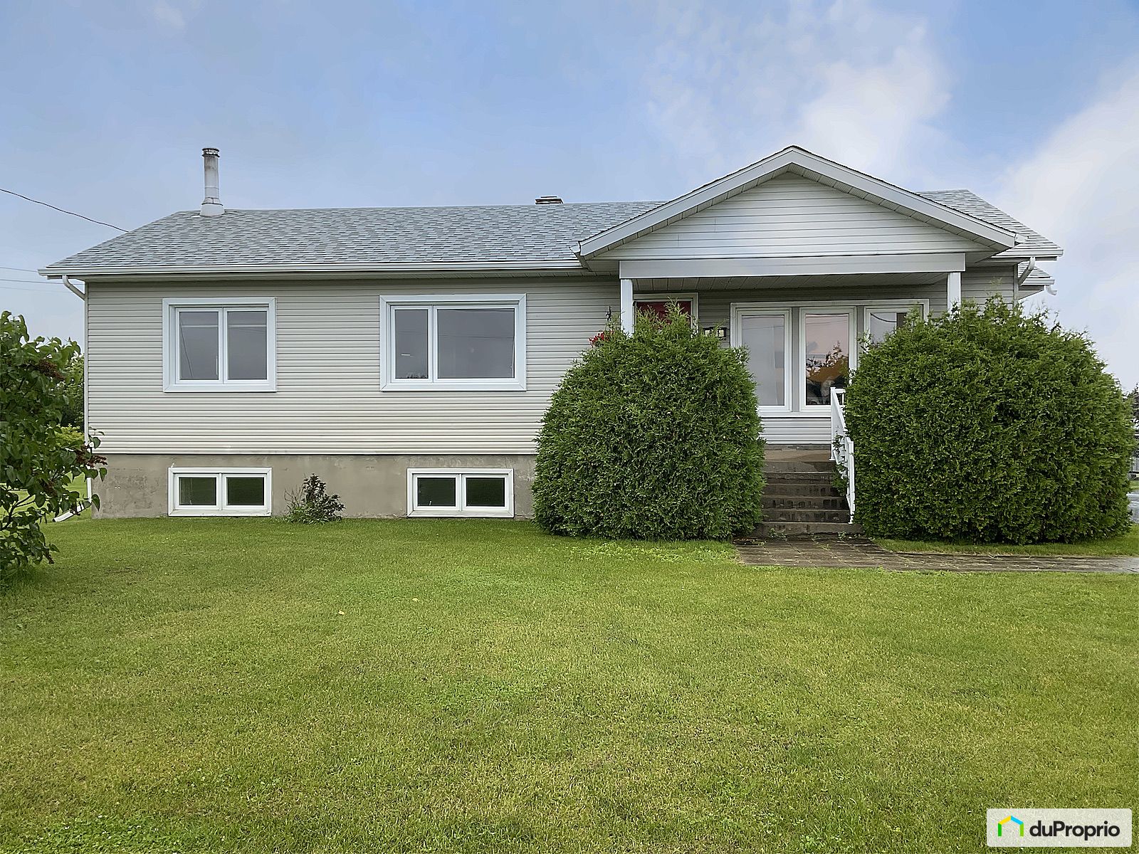 801 9E Avenue — photo 1