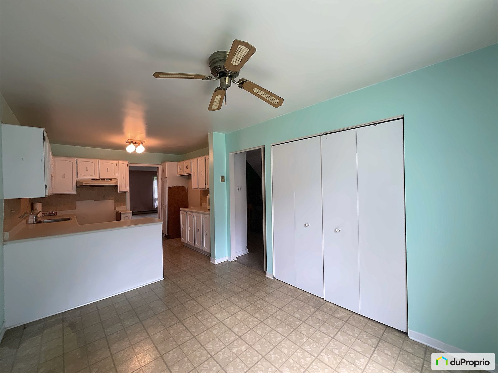 44 555 Montrose Drive — photo 1