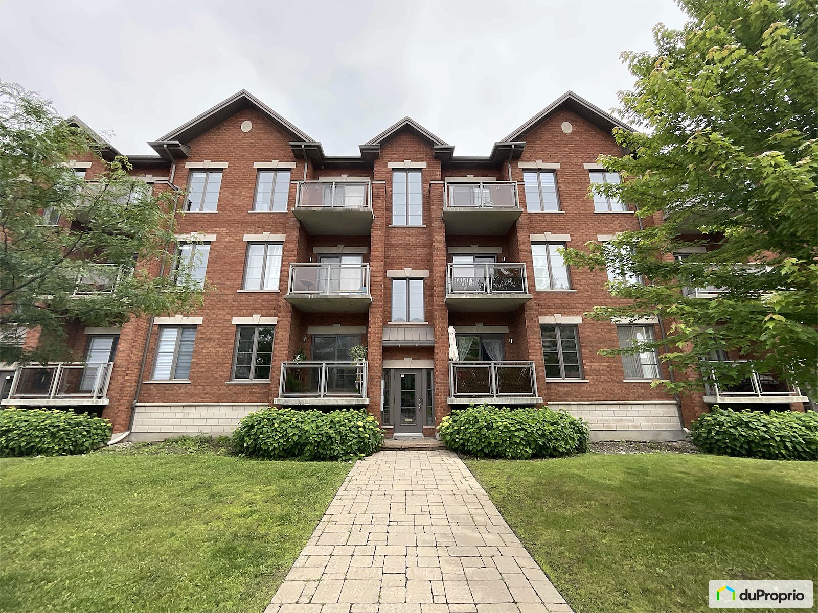 101 14221 Boulevard Cavendish — photo 1
