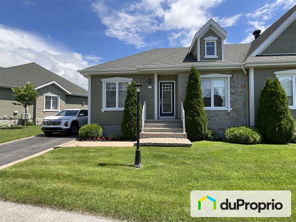 380, rue des Riverains, Ste-Marthe-Sur-Le-Lac à vendre