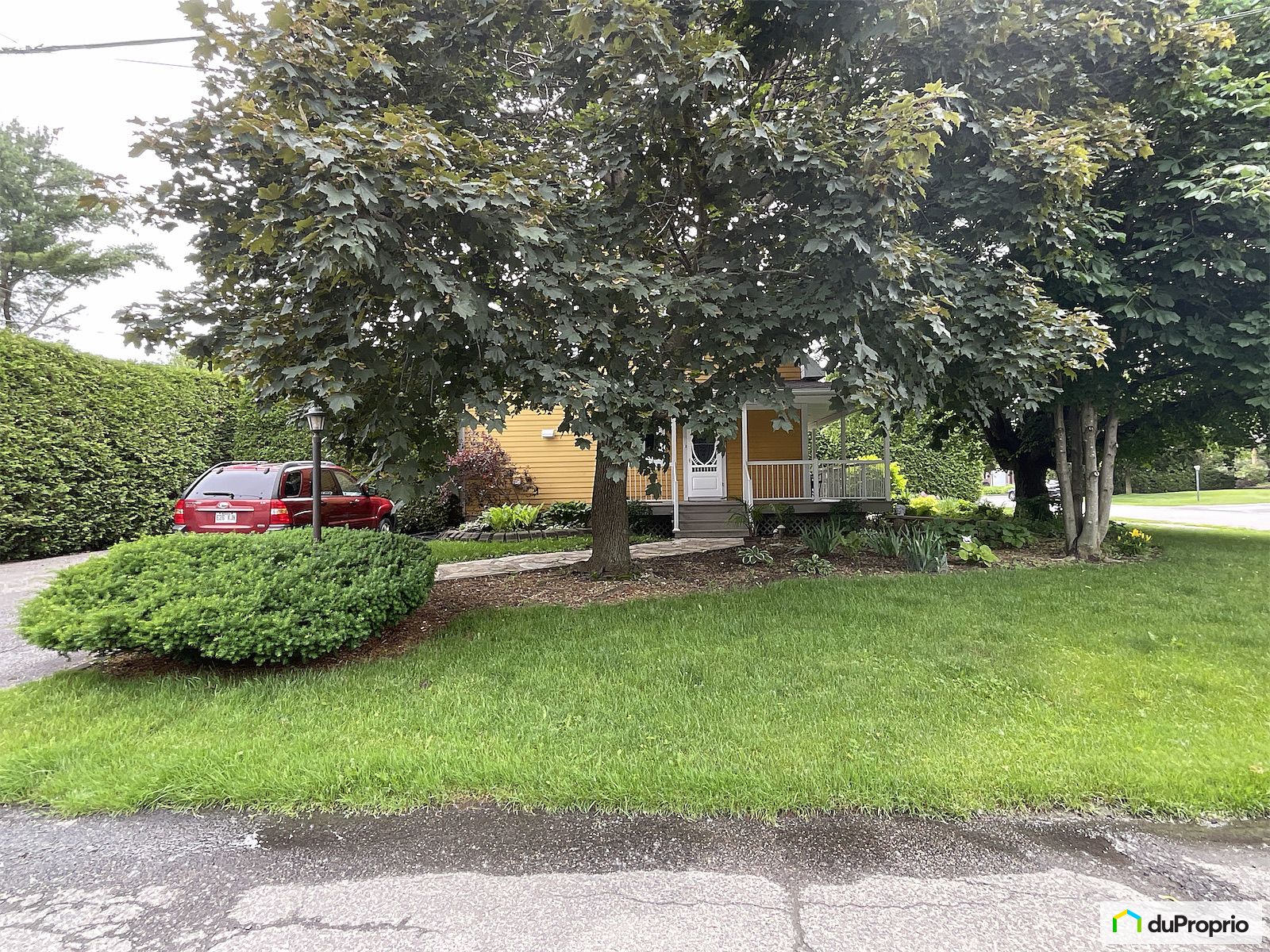 300 16E Avenue — photo 3