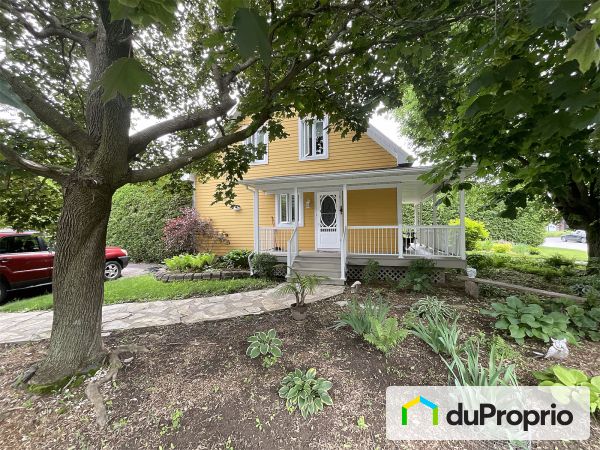 300, 16e Avenue, Richelieu à vendre