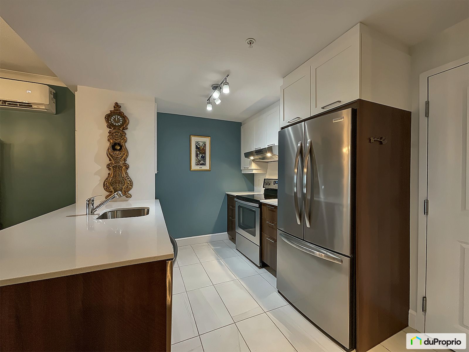 811 1200 Rue Sauve — photo 3