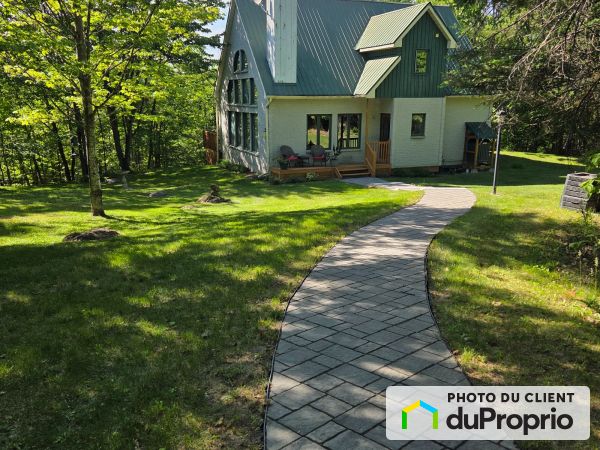 15 chemin Corrigan, La Pêche (Wakefield) for sale