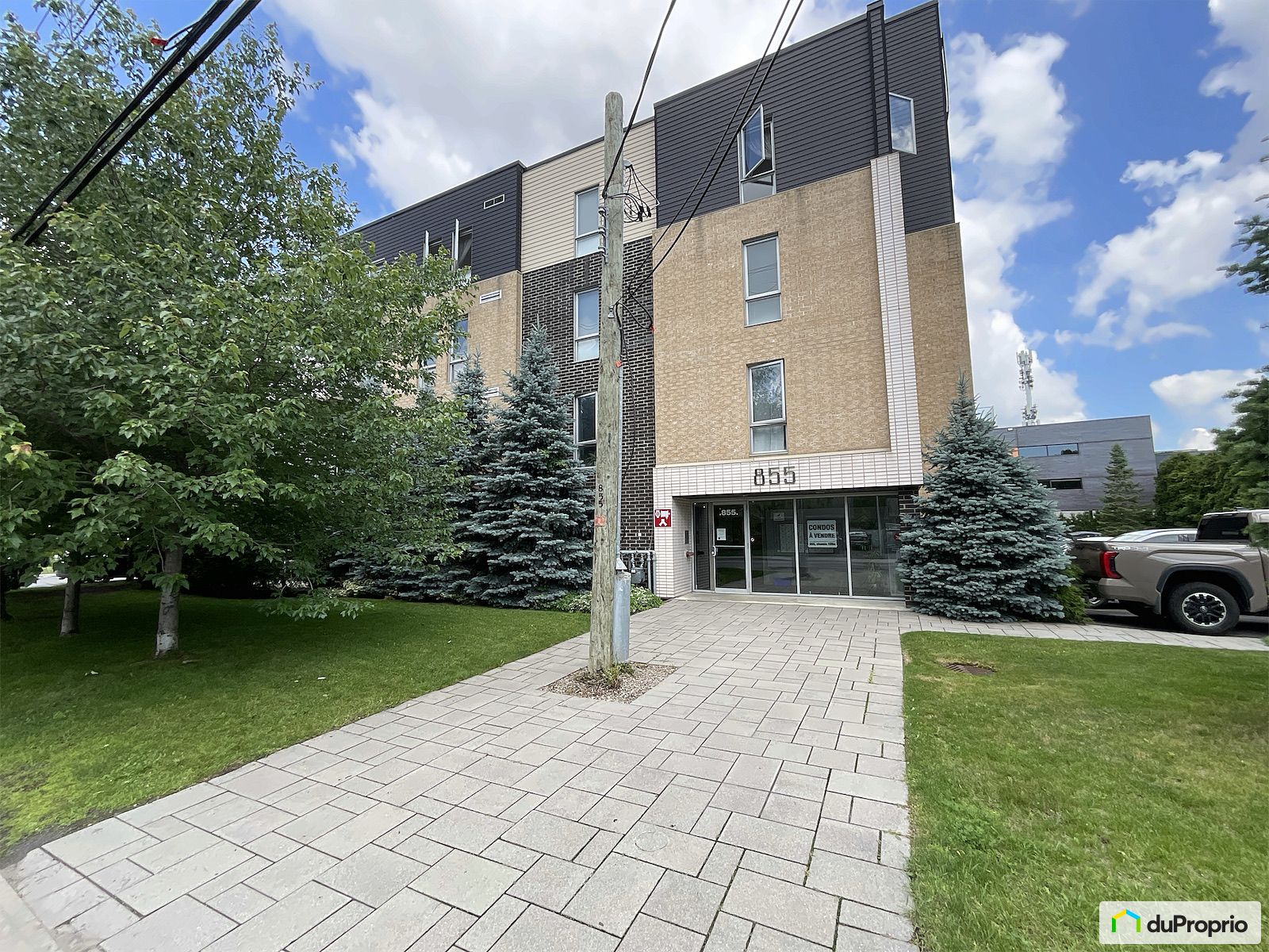 108 855 Chemin Tiffin — photo 1
