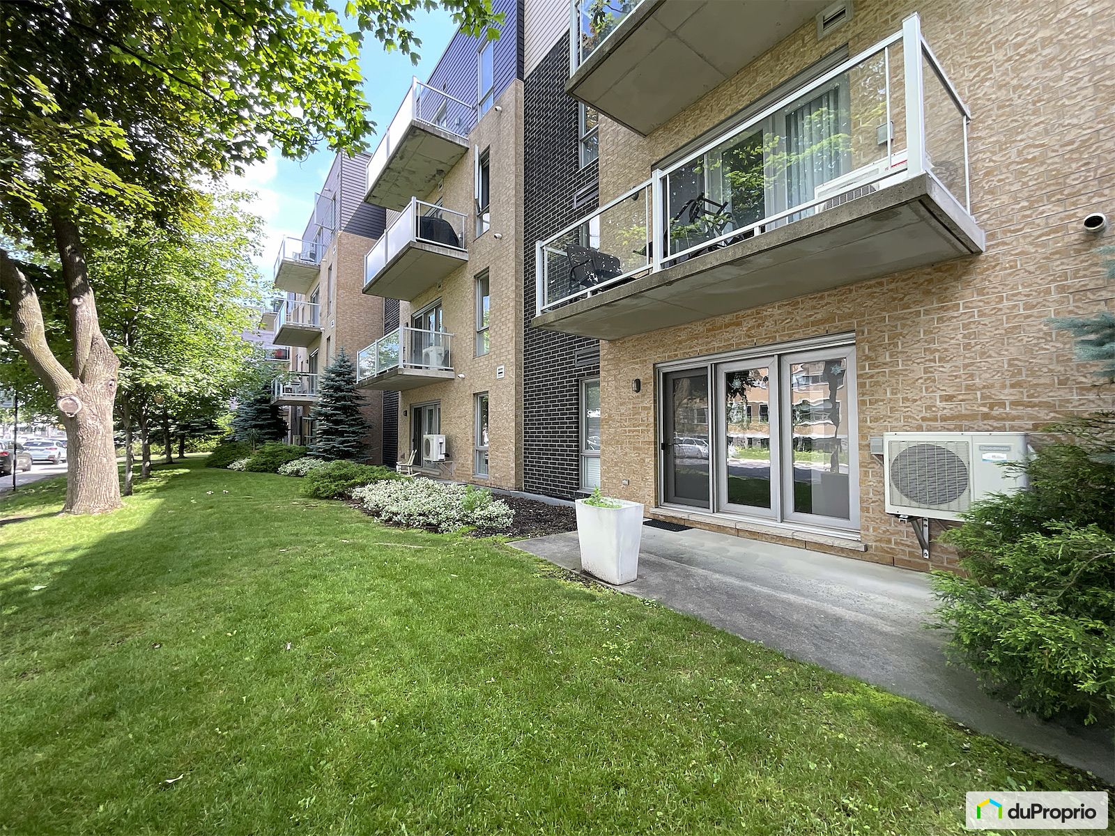 108 855 Chemin Tiffin — photo 3