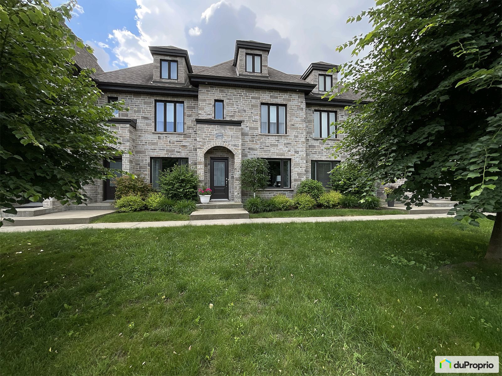 2399 Boulevard Hamelin — photo 1