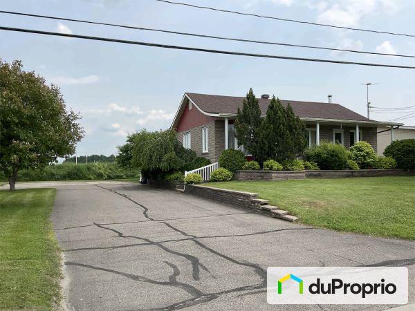 283 rue Saint-André, Métabetchouan-Lac-à-la-Croix for sale