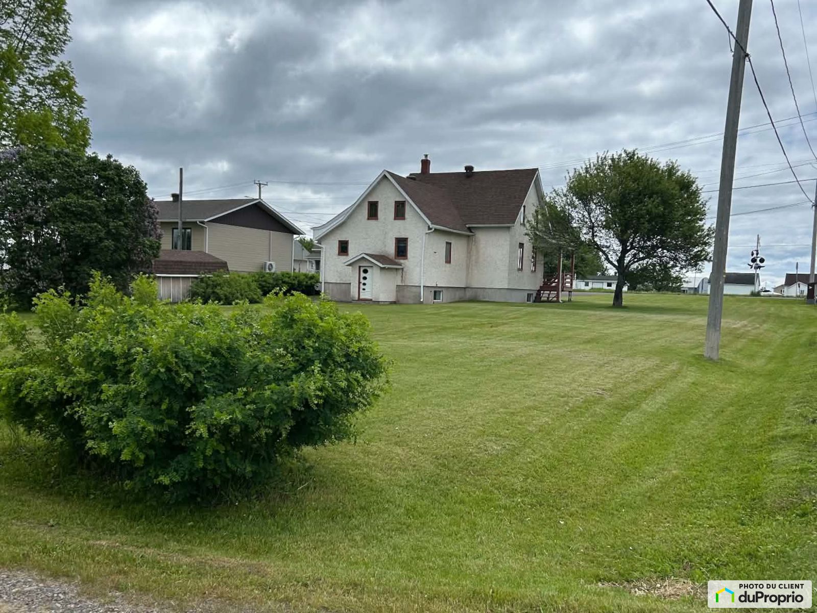 61 3E Avenue Est — photo 3
