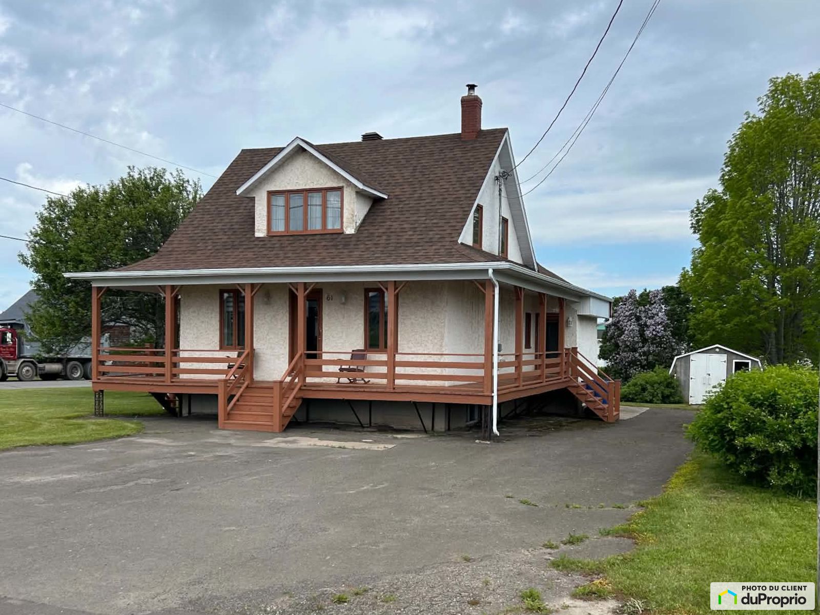 61 3E Avenue Est — photo 2