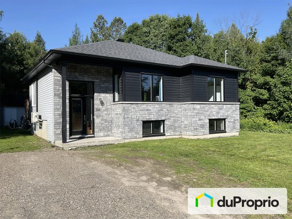 100 rue de l'Envolée-des-Mésanges, St-Calixte for sale