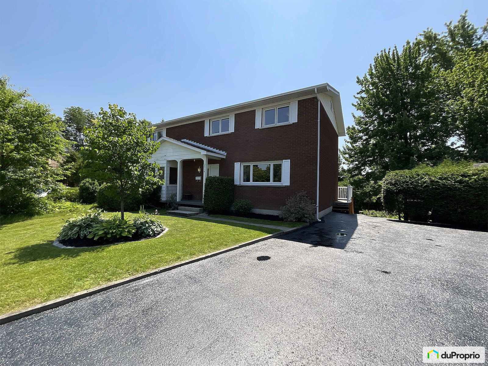 2514 Rue De La Laurentie — photo 1