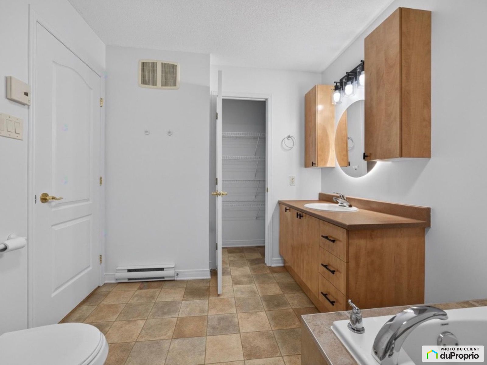 305 505 Boulevard De La Gappe — photo 2