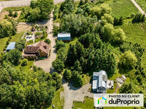 251 253 Boulevard Perron Est — photo 3