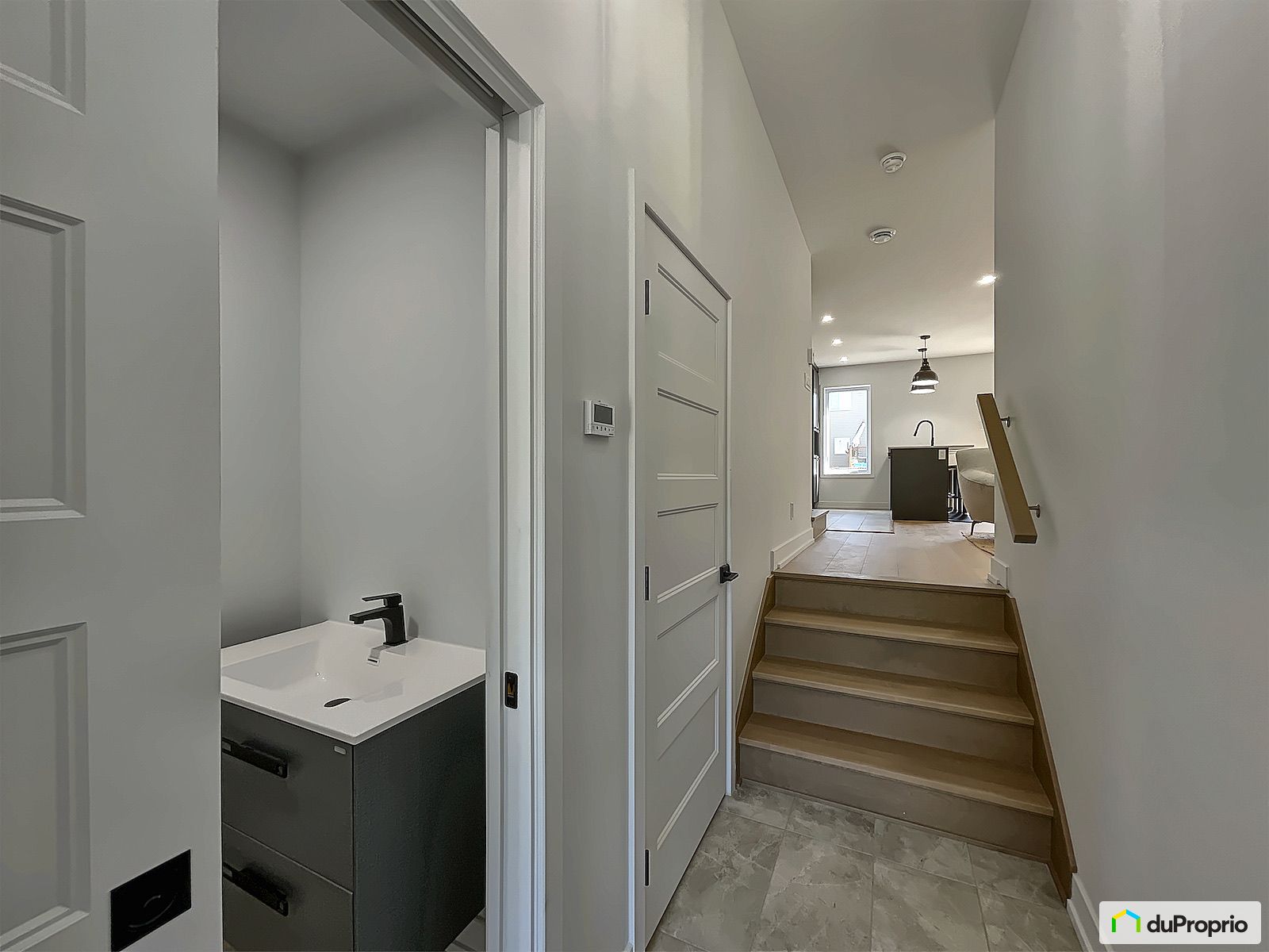 223 Rue Saint Jude — photo 2
