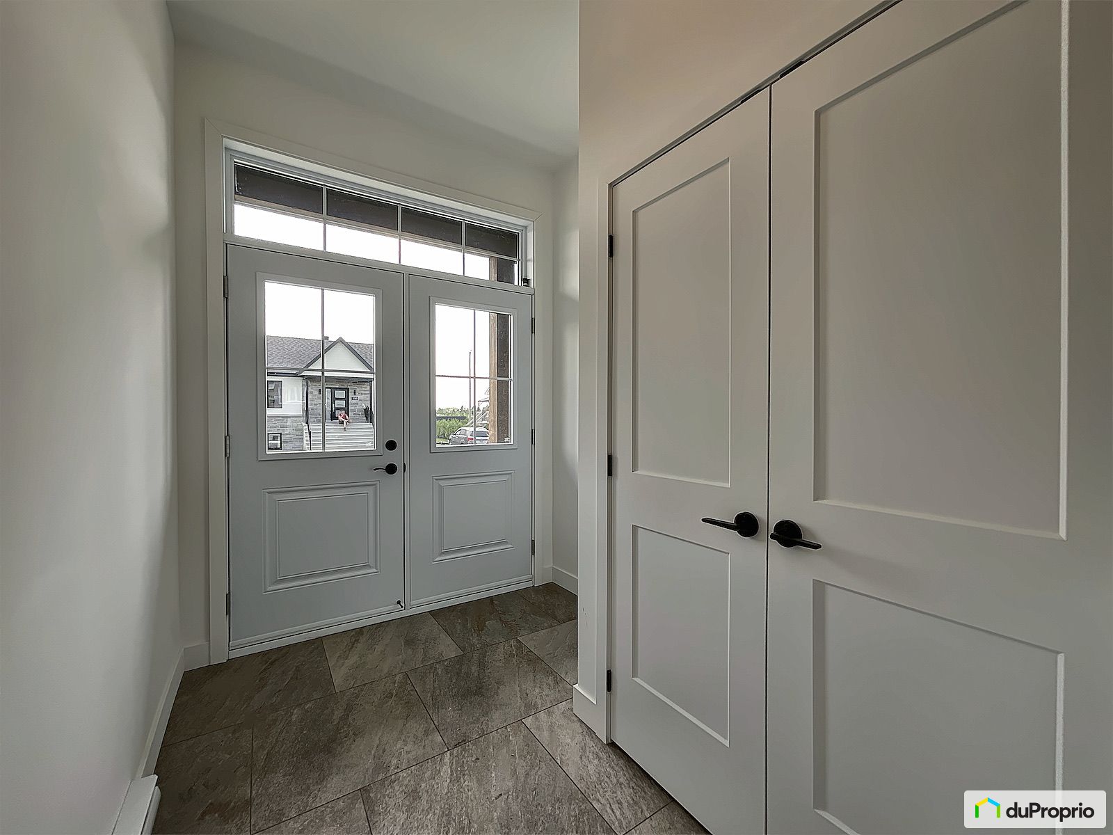 1145 Rue Du Campanile — photo 3