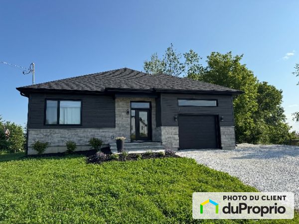 142 rue du Mistral, Bonsecours for sale