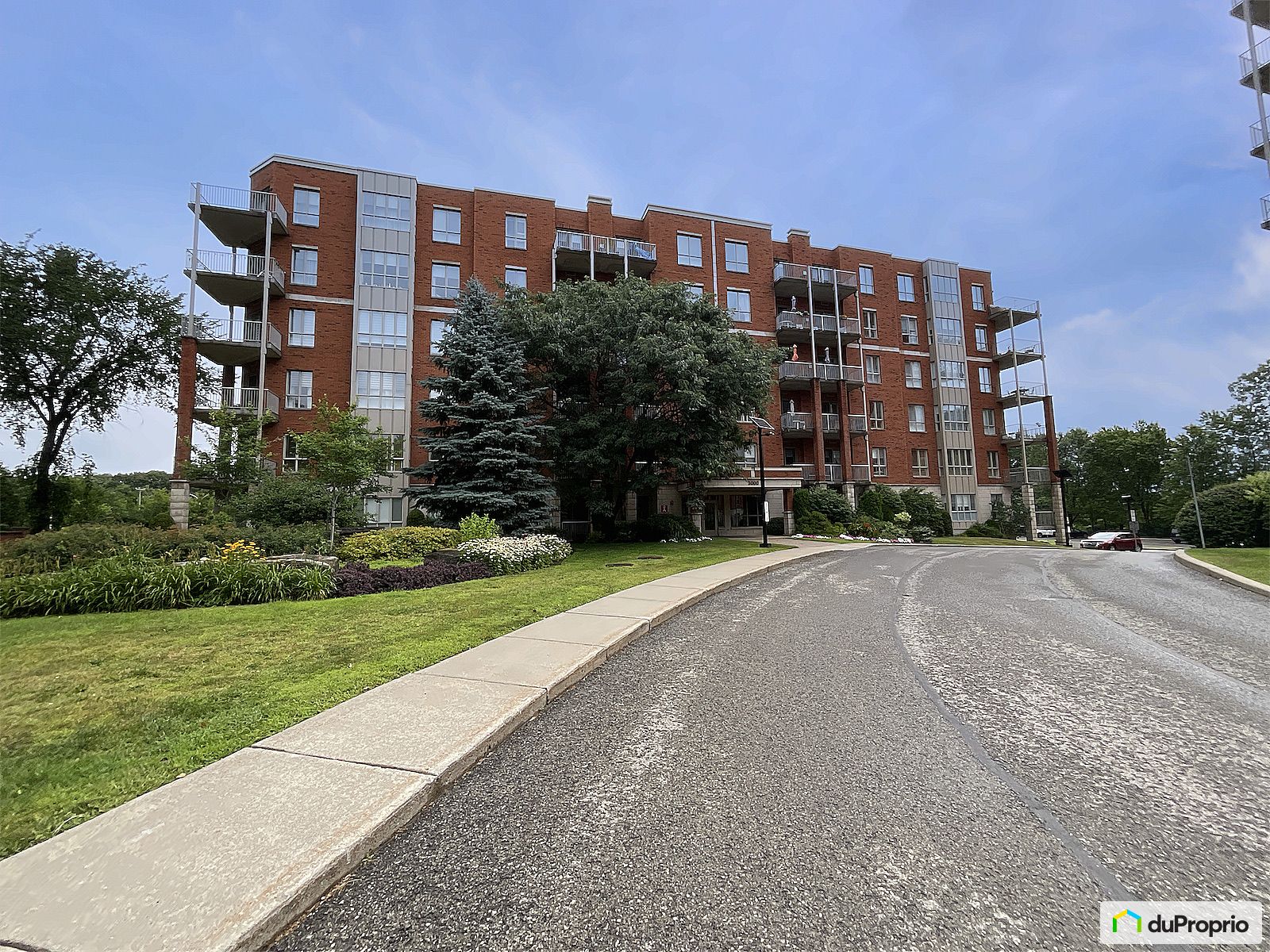 106 3000 Boulevard Notre Dame — photo 1