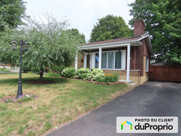 493 rue Bégin, Granby for sale