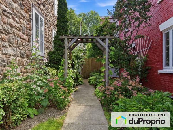 27 rue Sainte-Geneviève, Verchères for sale