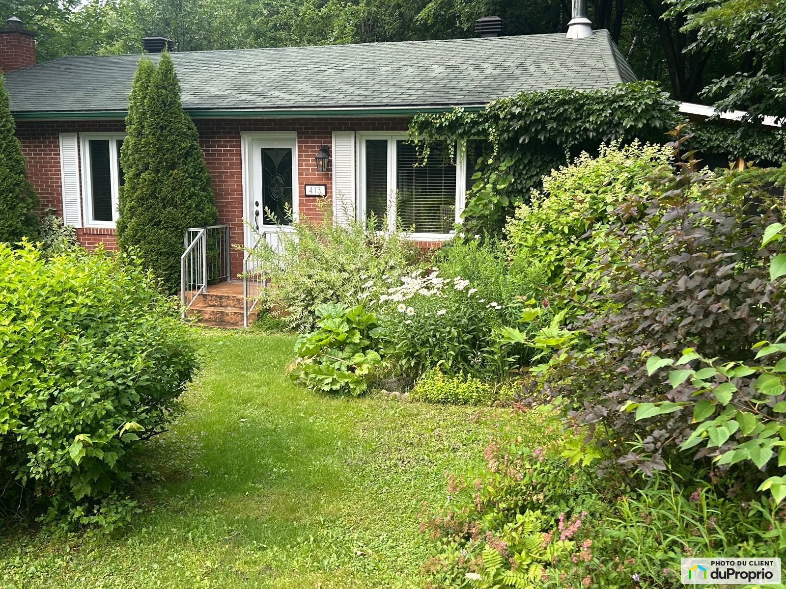 413 Rue De Mirabel — photo 1