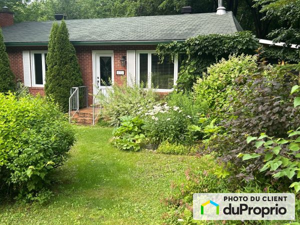 413 rue de Mirabel, St-Nicolas for sale