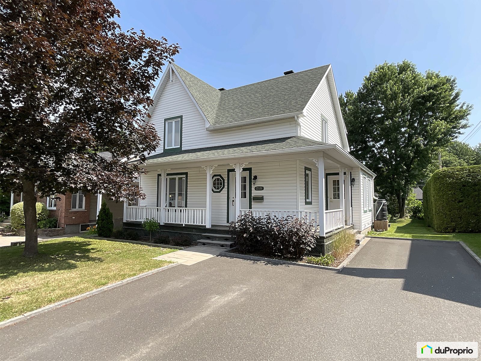 213 Rue Du Soleil Royal — photo 1