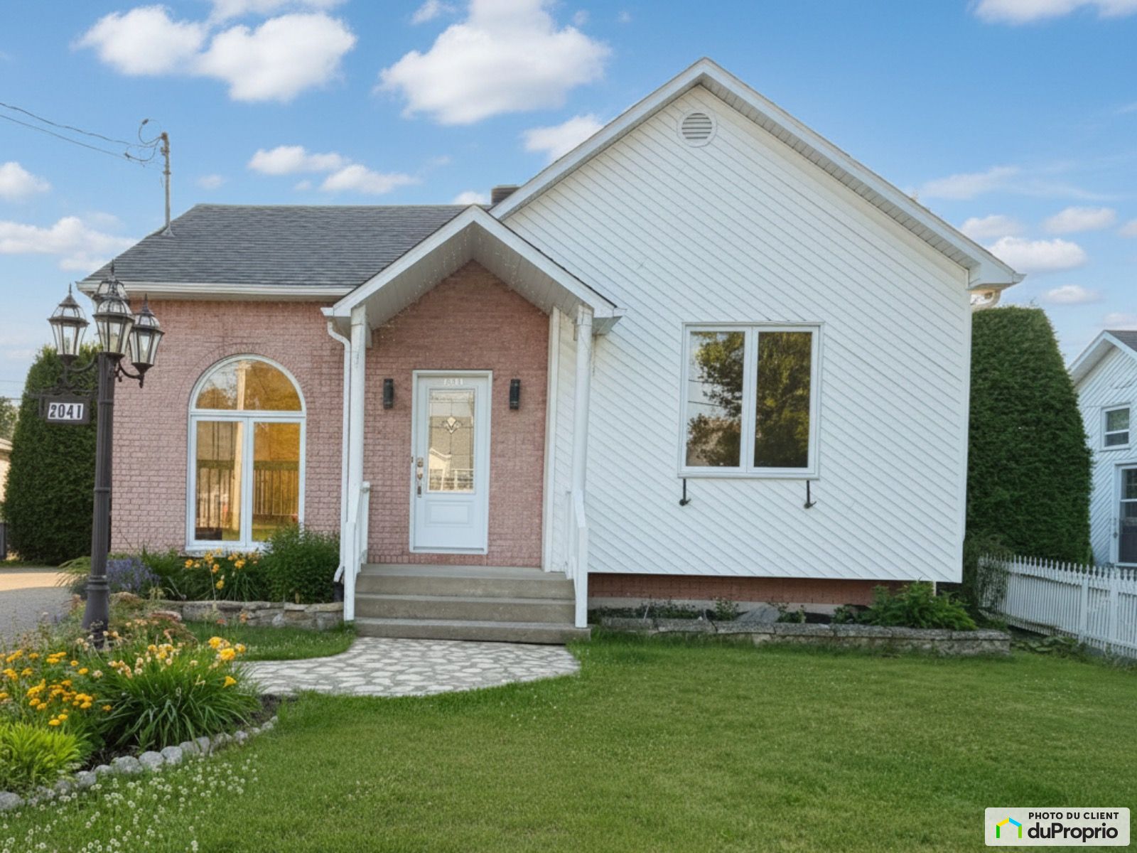 2041 Rue Watopeka — photo 1