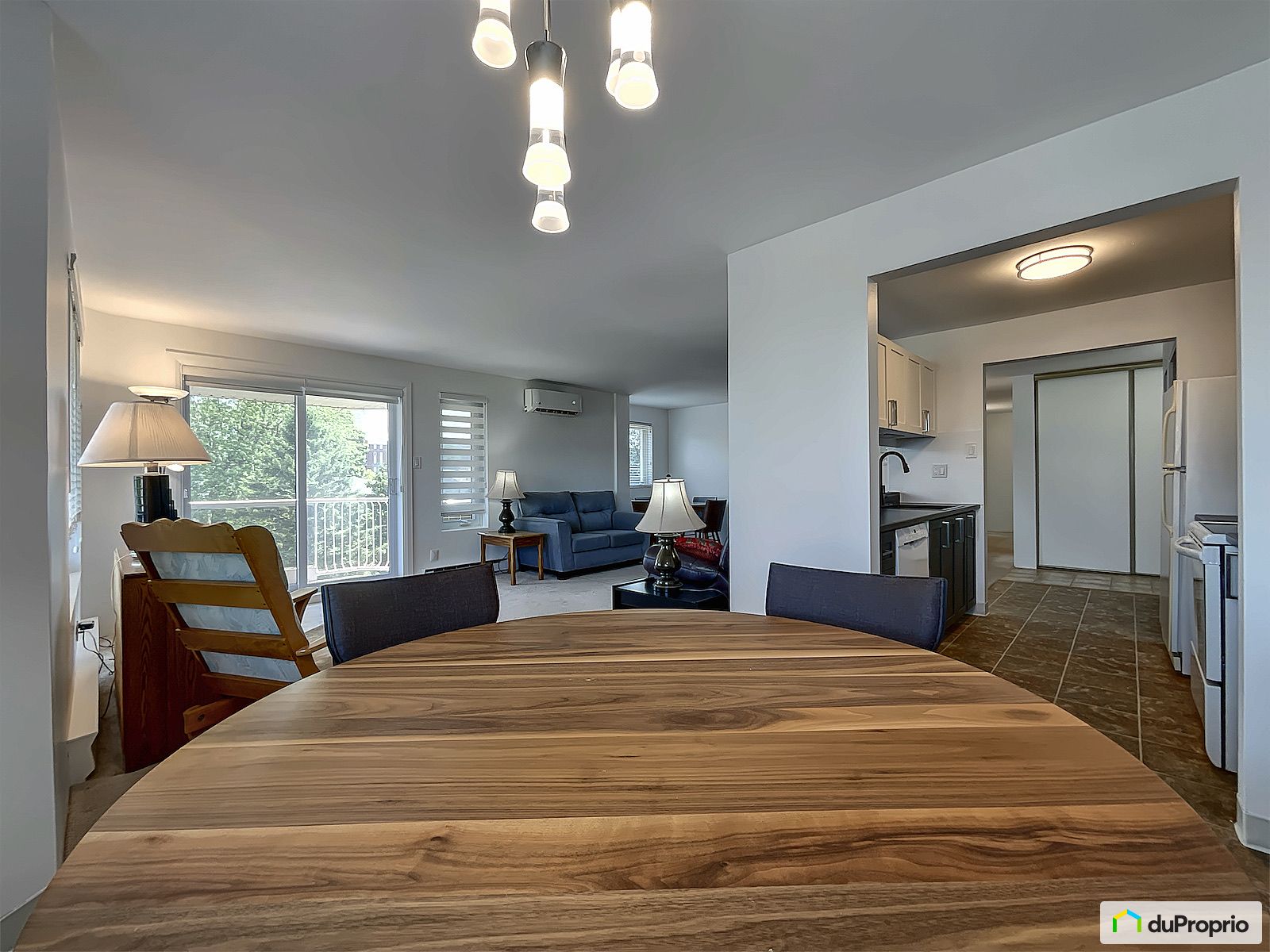 404 690 Rue Leonard — photo 3