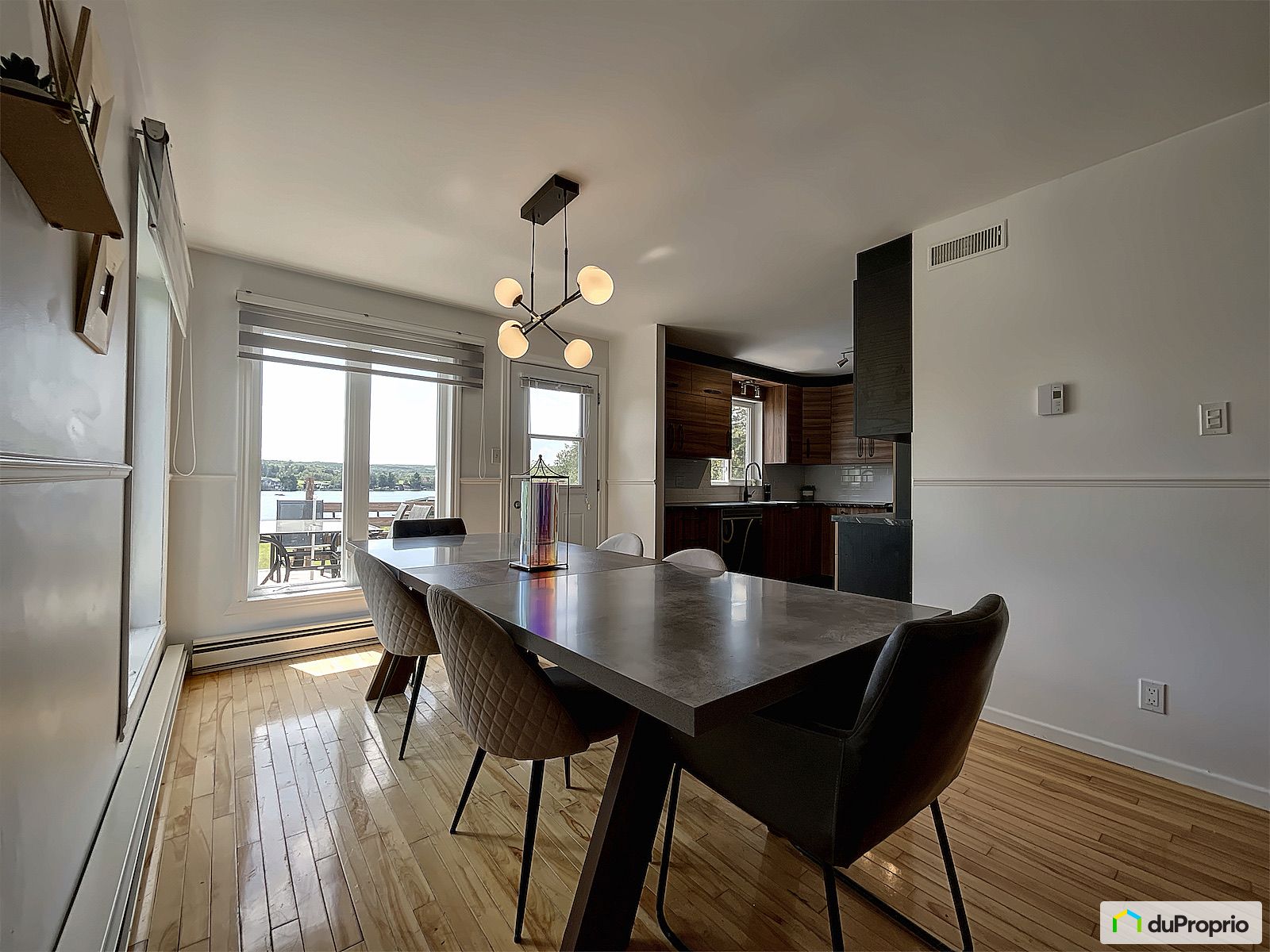 1025 Avenue Champlain — photo 3