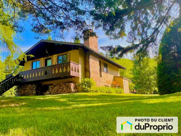 114 avenue Carmen, St-Sauveur for sale