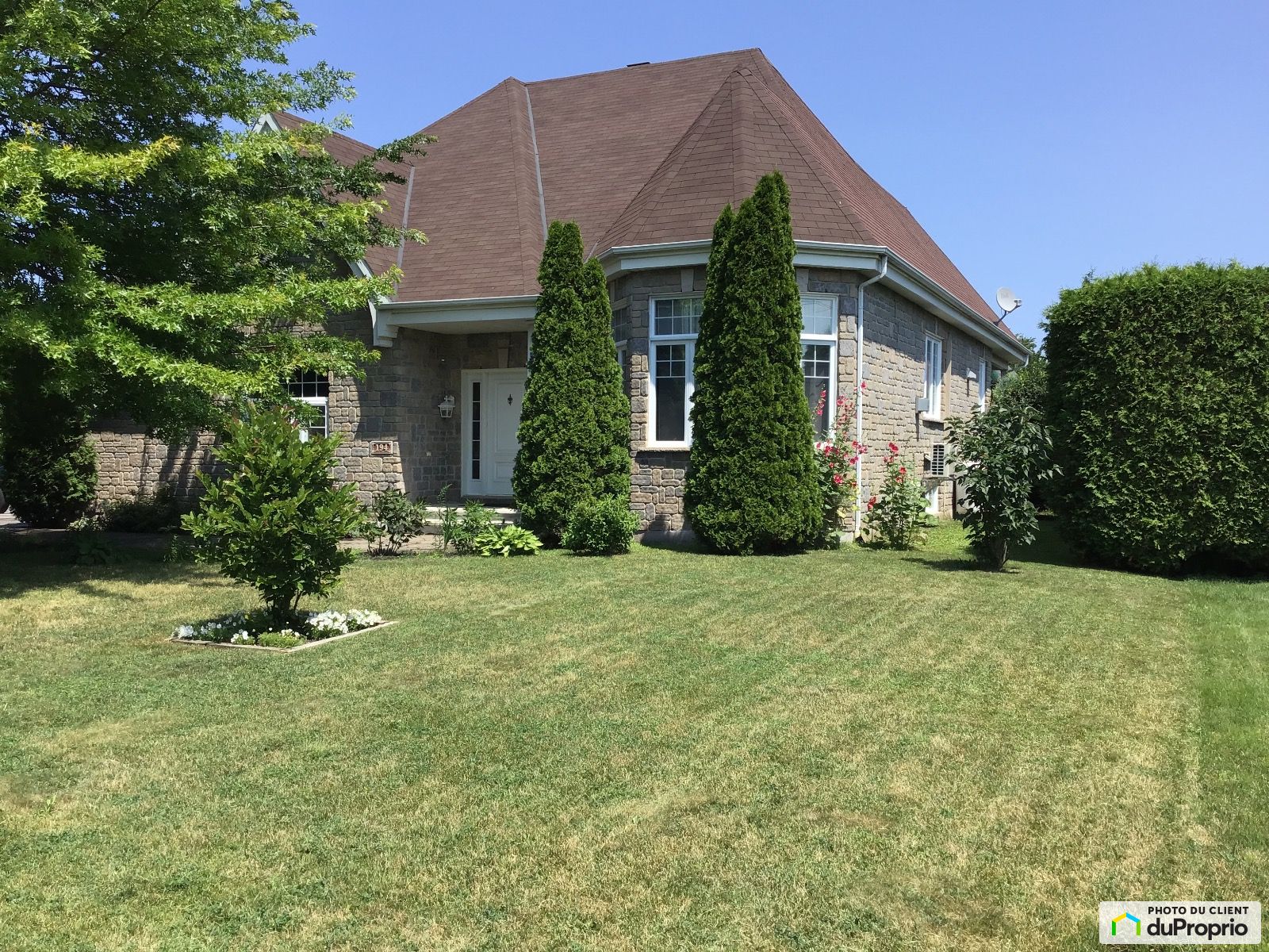 194 15E Avenue — photo 1