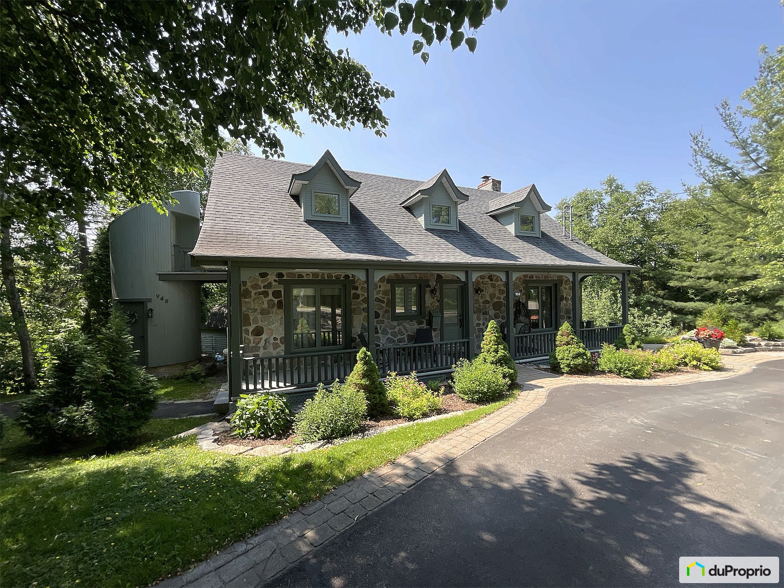 950 Rue Melancon — photo 1