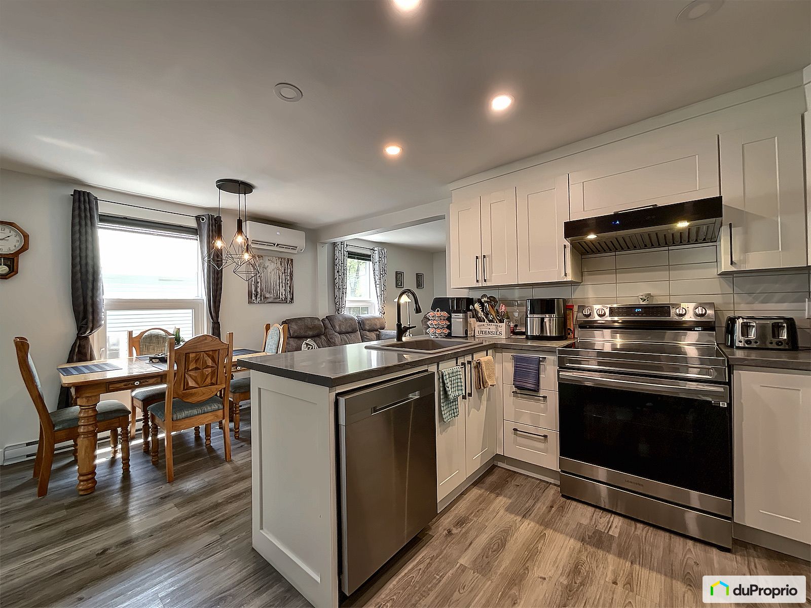 136 Rue St Hilaire — photo 2