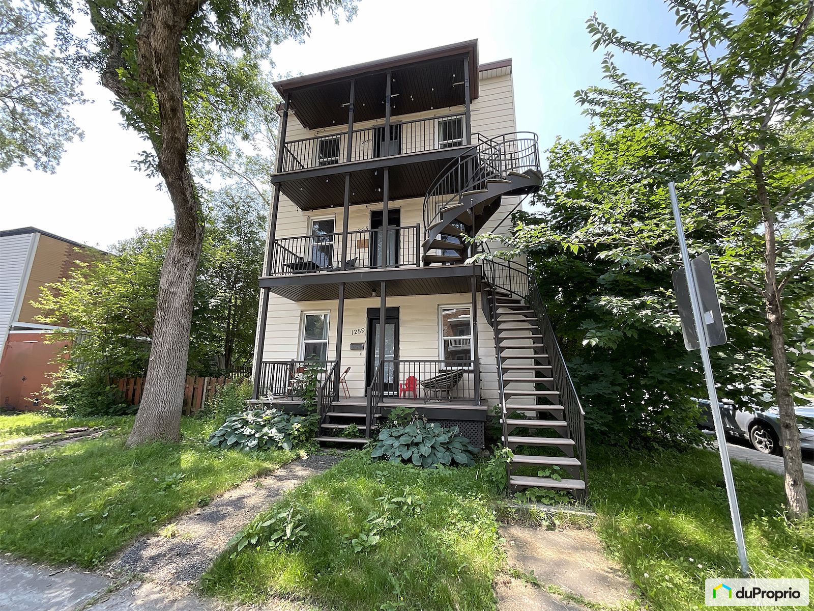 1289 Avenue De La Ronde — photo 1