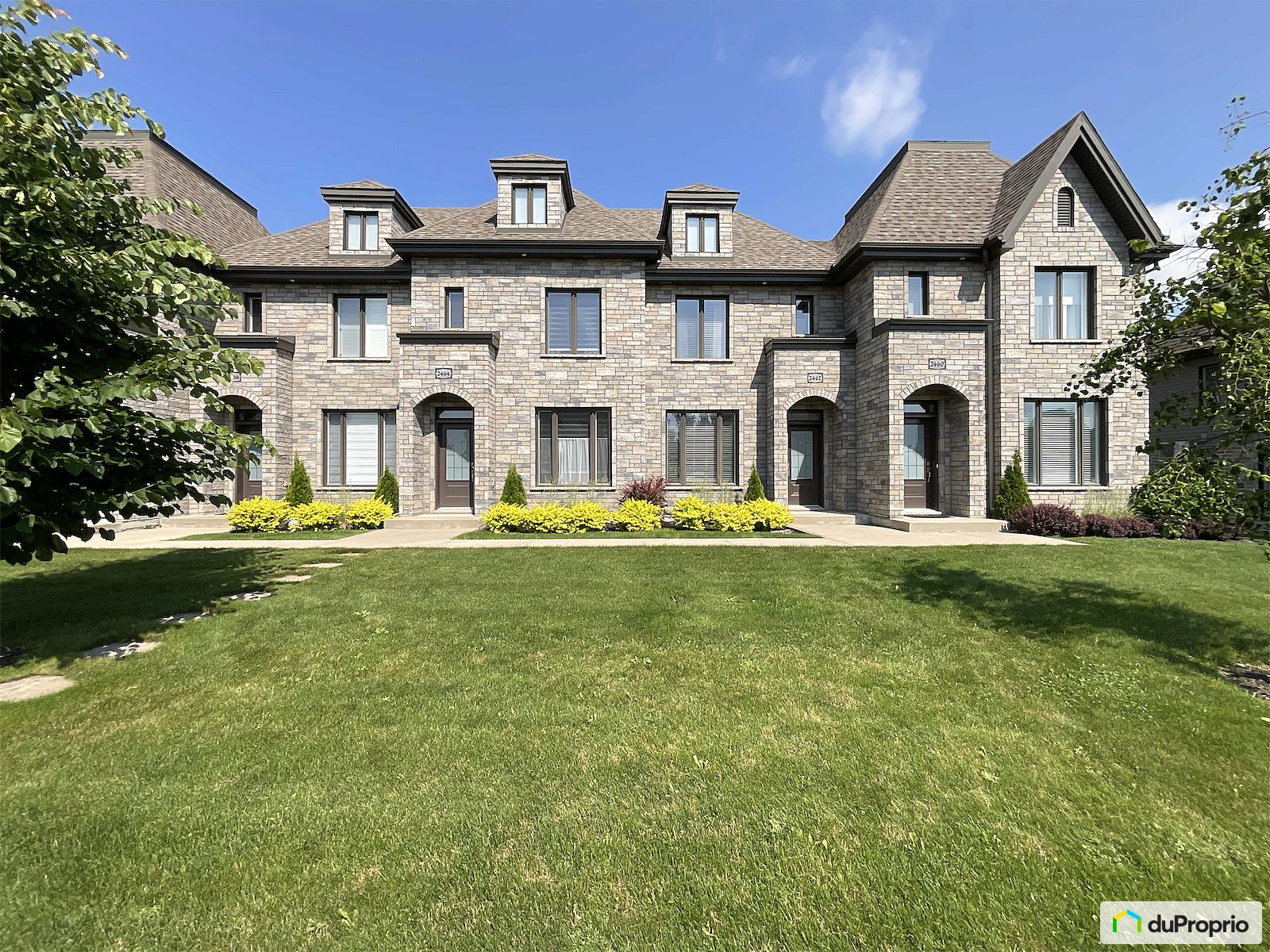 2462 Boulevard Hamelin — photo 1