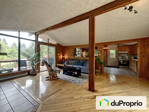 16, rue du Joli-Pionnier, Ste-Marguerite-Du-Lac-Masson à vendre