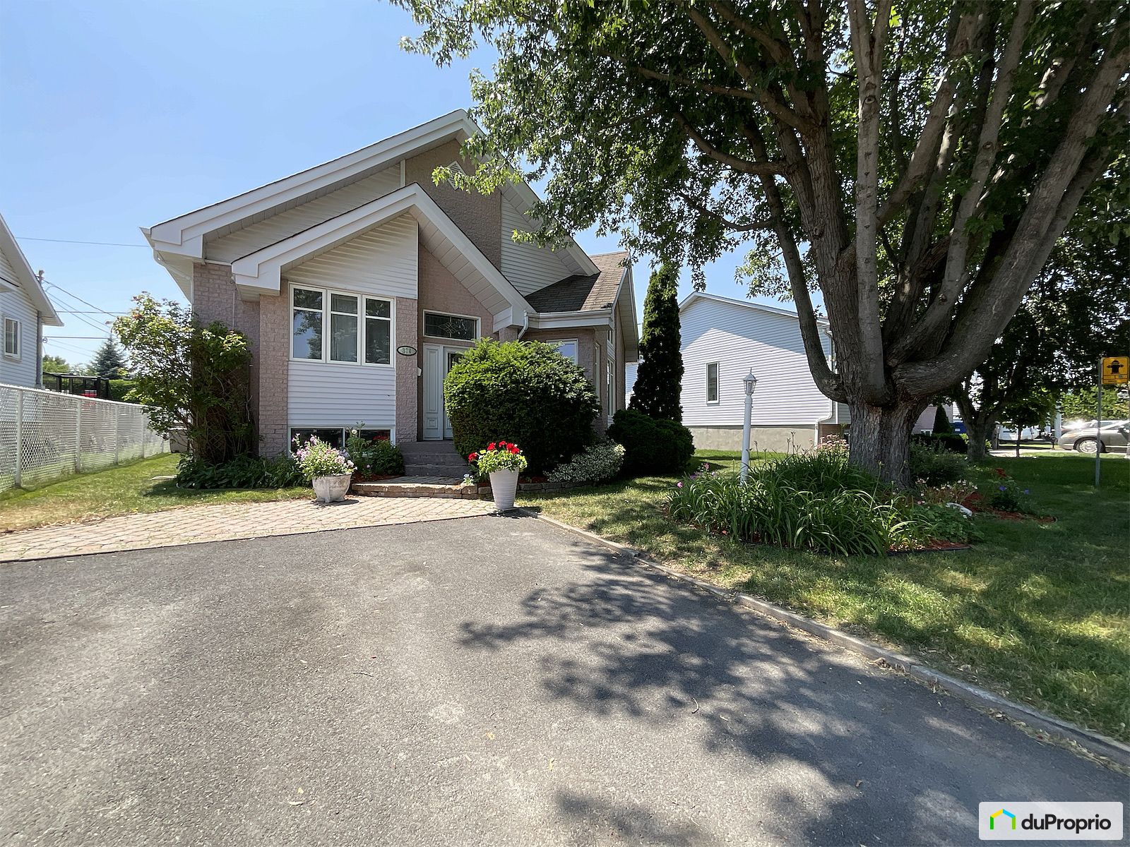 374 Rue Fernand Seguin — photo 1