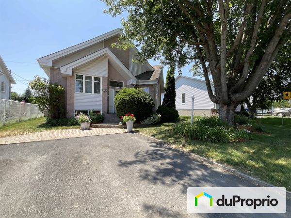 374 rue Fernand-Seguin, Ste-Julie for sale