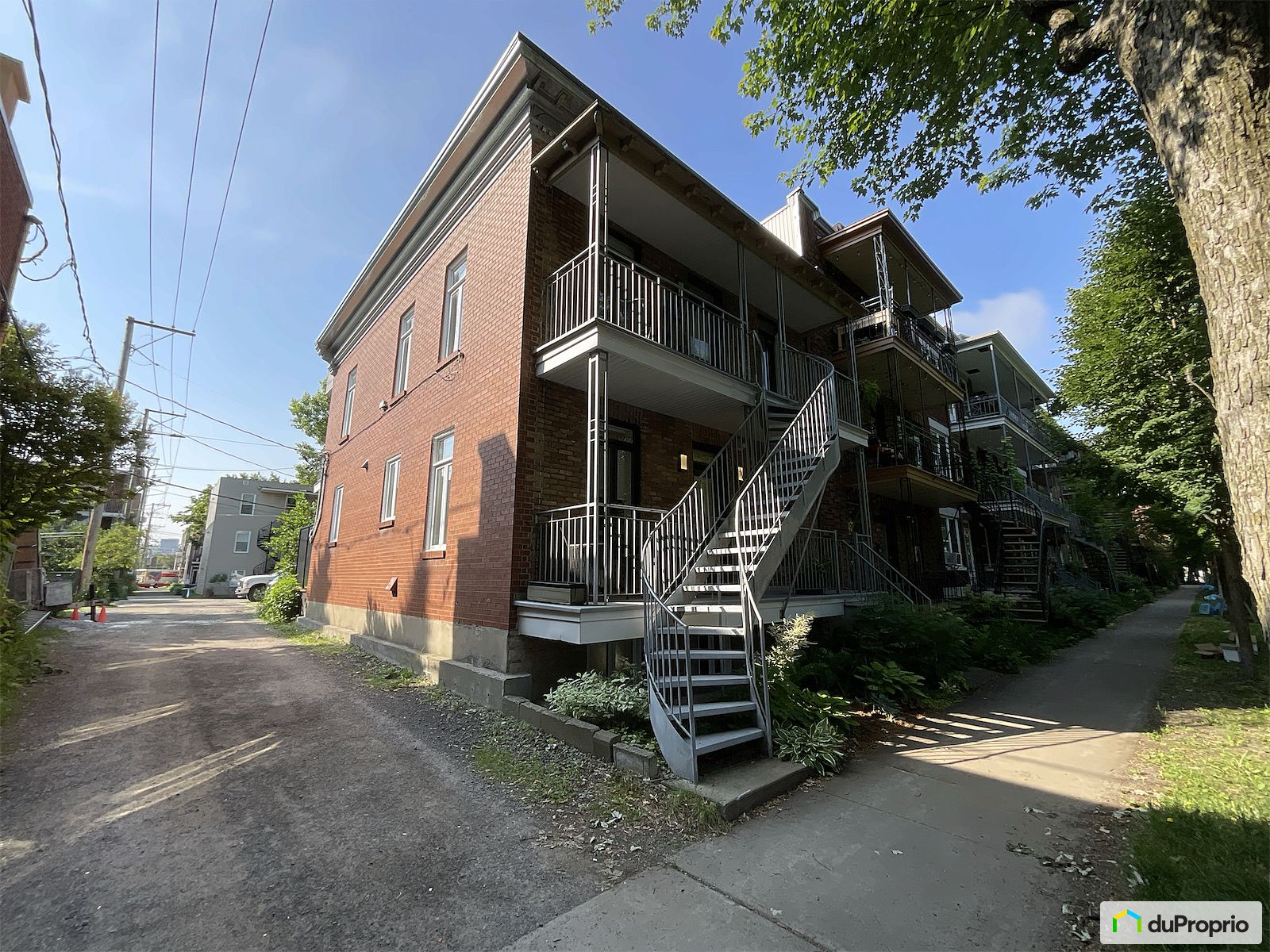 384 386 6E Rue — photo 1