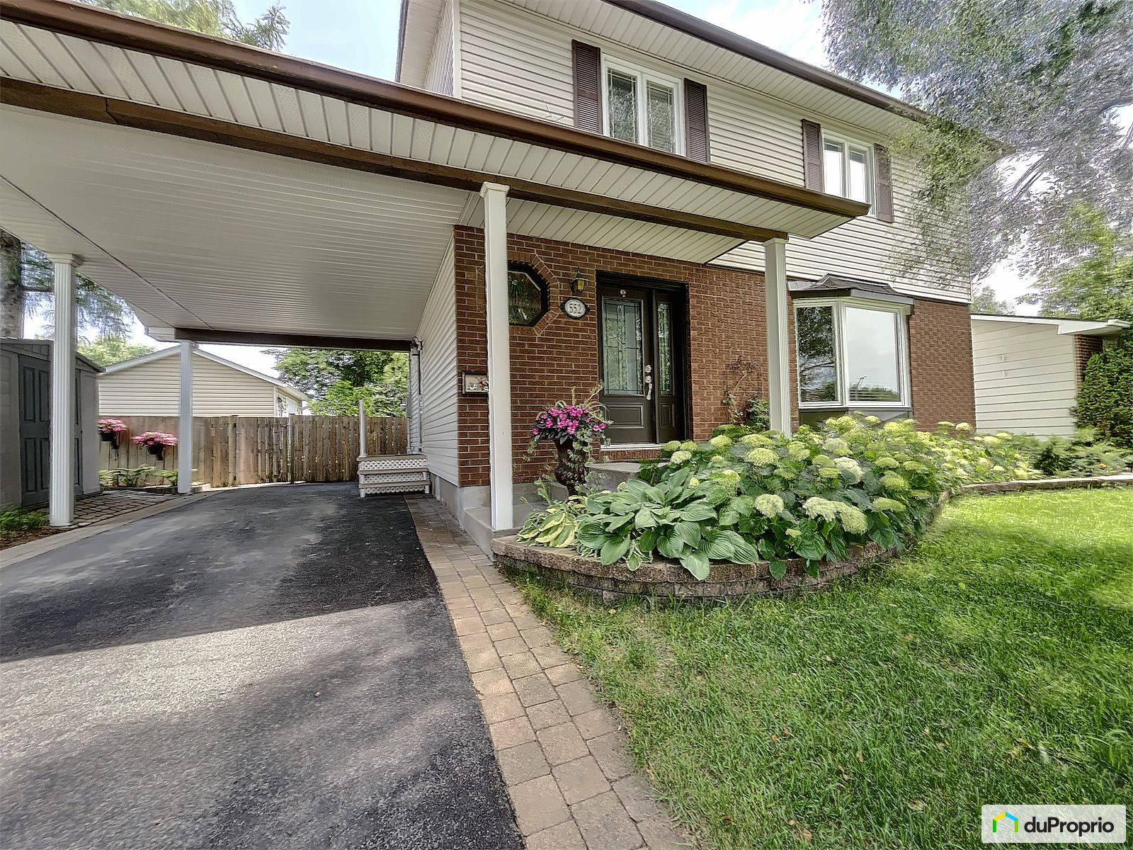 552 Rue Lahaie — photo 1